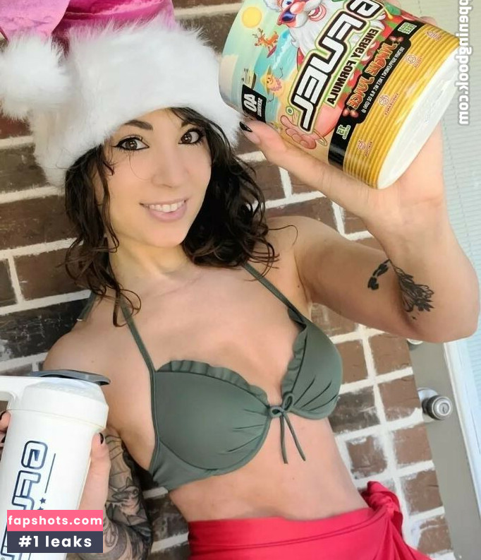 Melonie Mac nude babe gallery