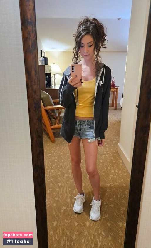 MelonieMac gallery photo #107