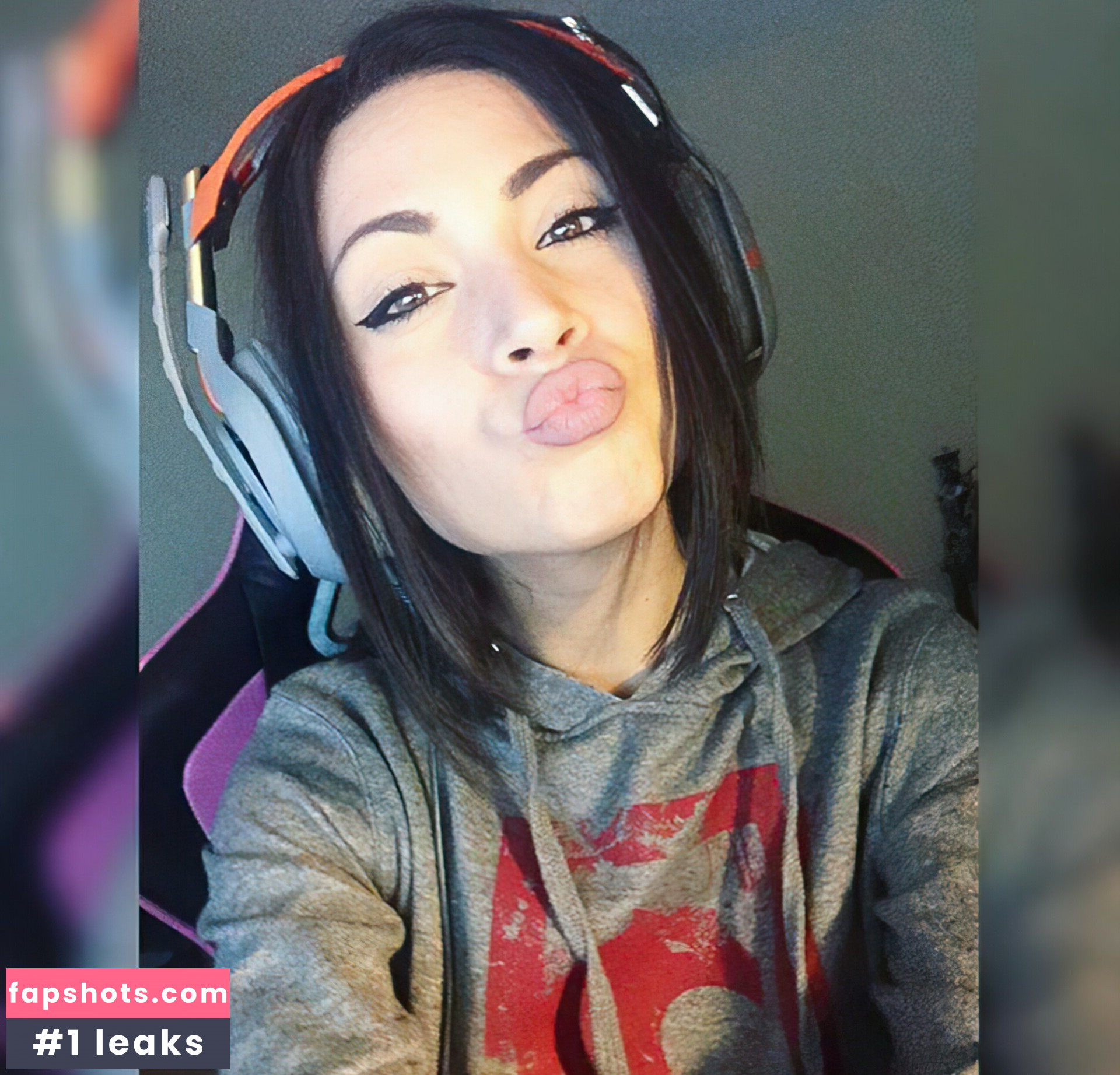 MelonieMac gallery photo #115