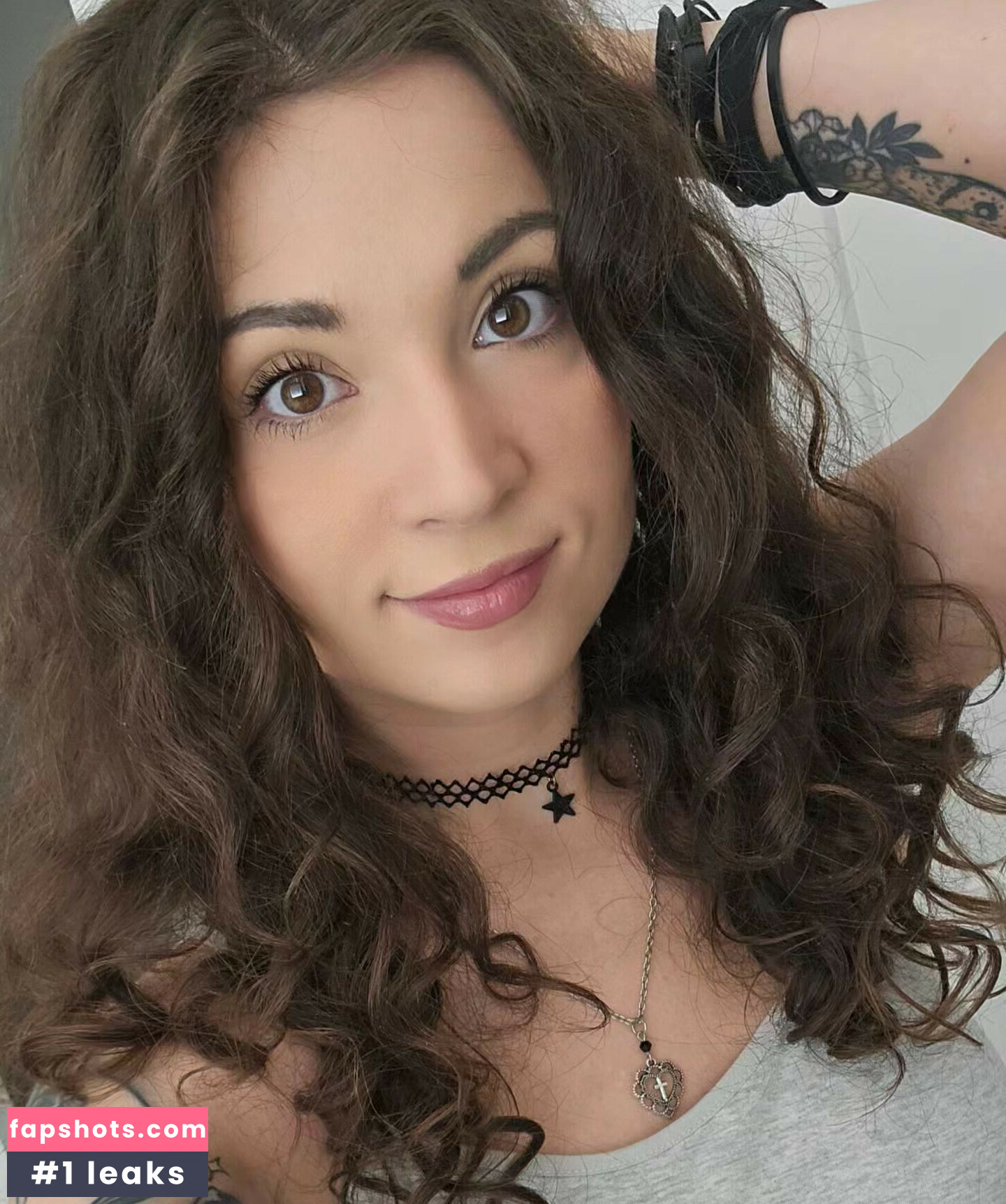 MelonieMac gallery photo #119