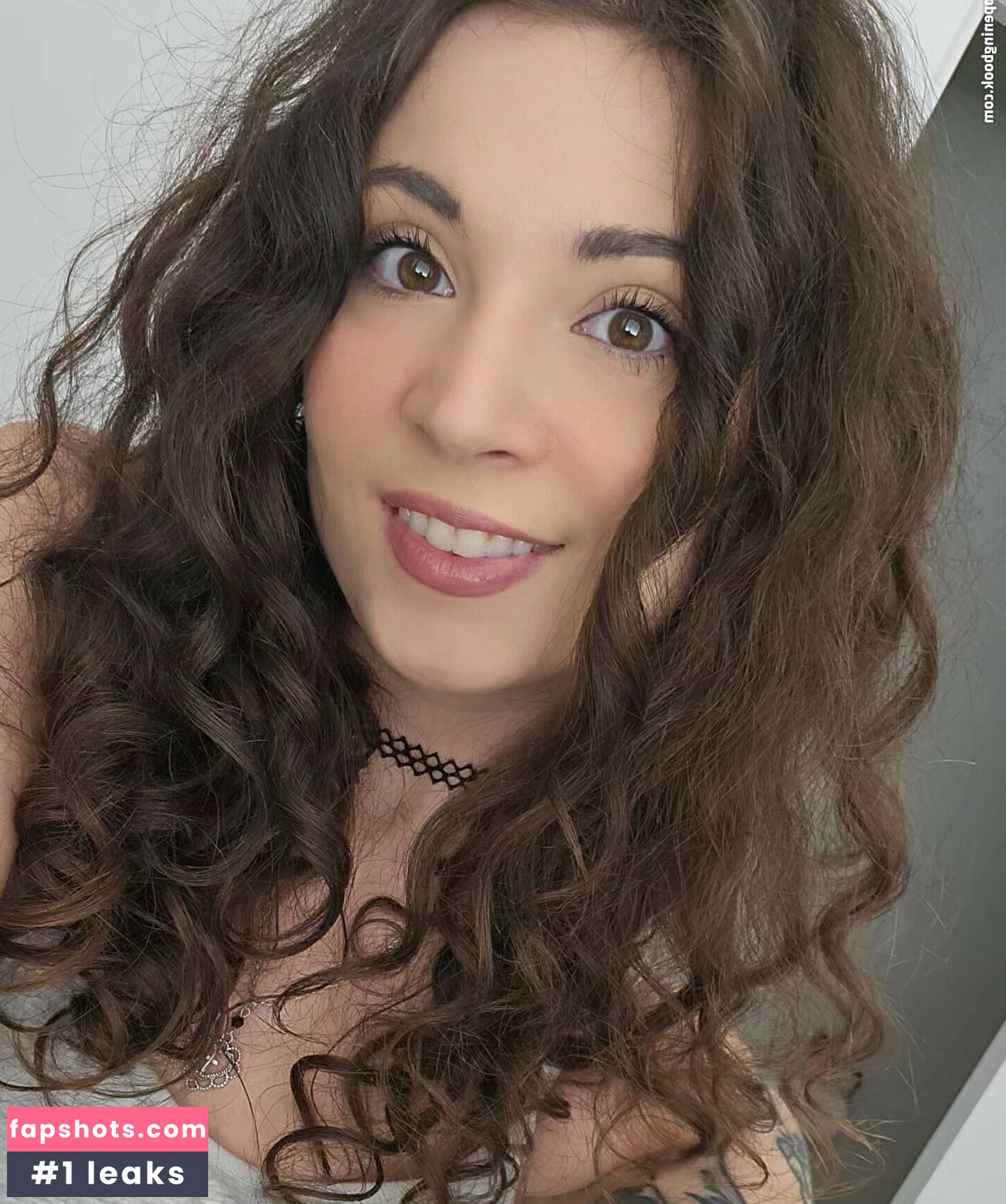 MelonieMac gallery photo #120