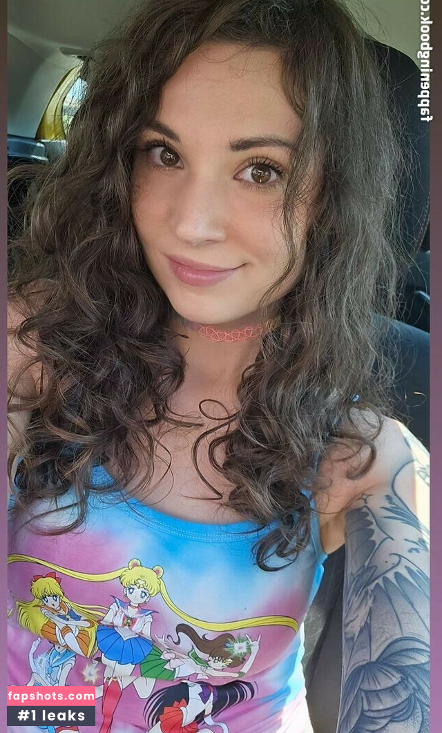 MelonieMac gallery photo #122