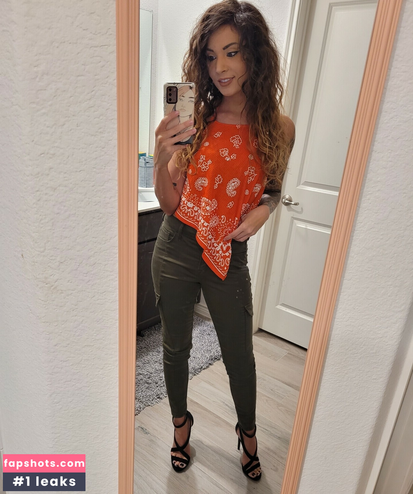 MelonieMac gallery photo #129