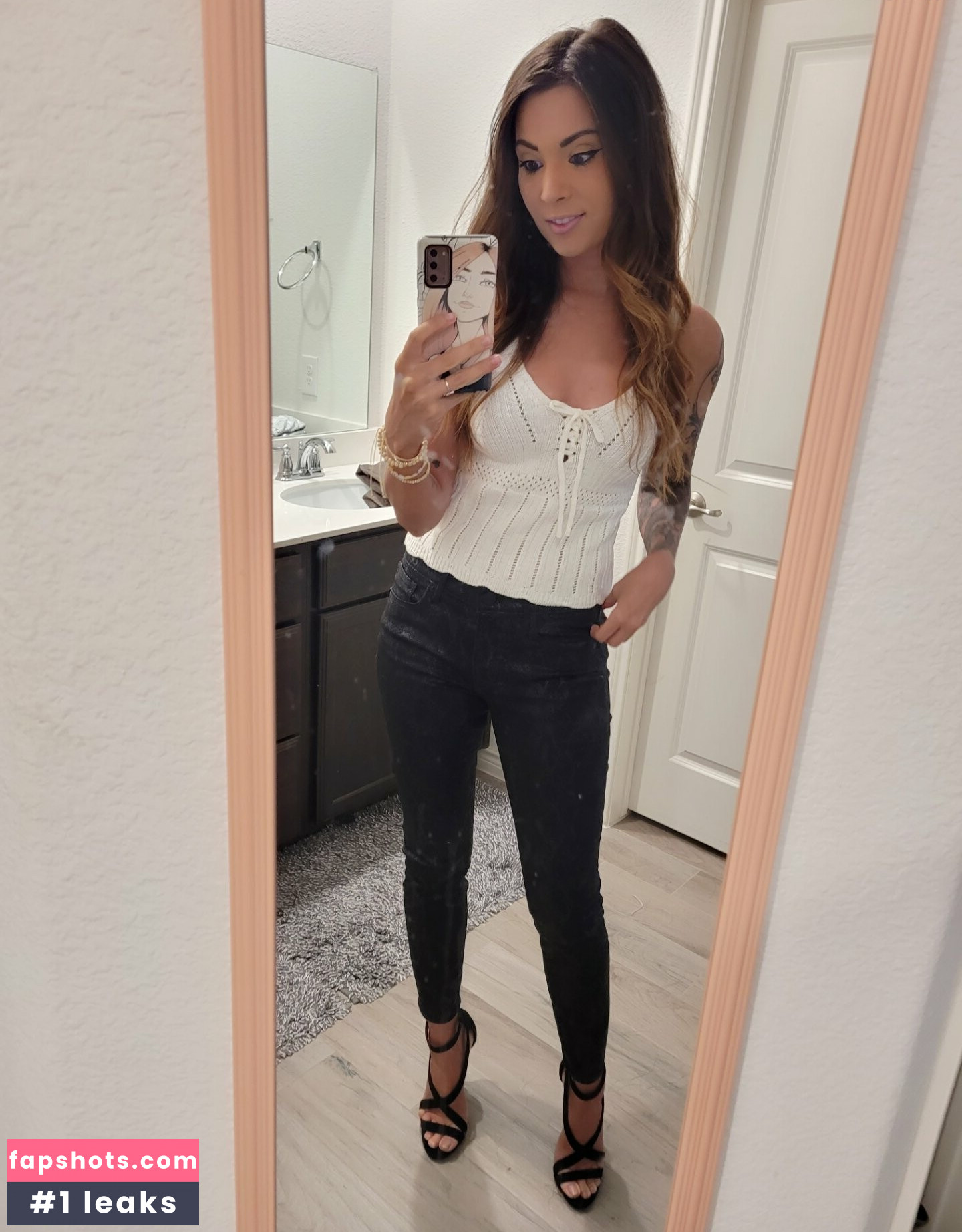 MelonieMac gallery photo #130