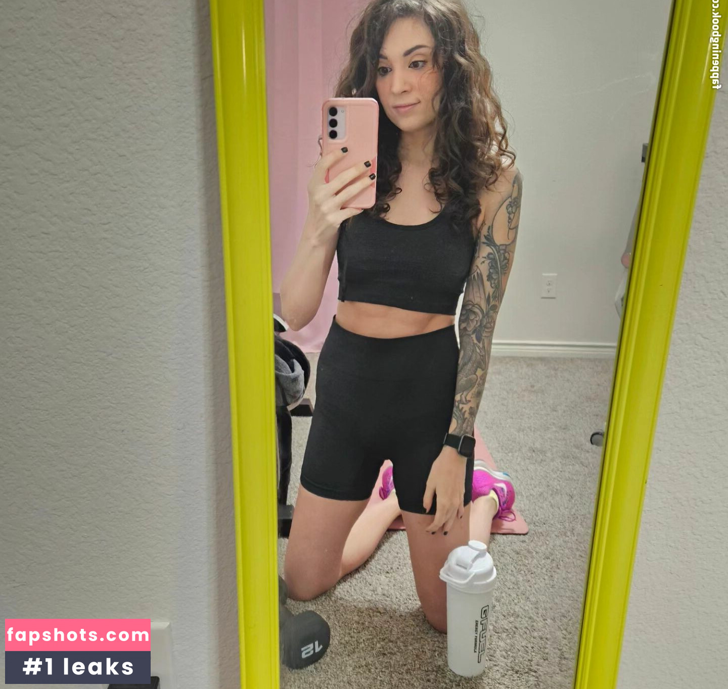 MelonieMac gallery photo #132