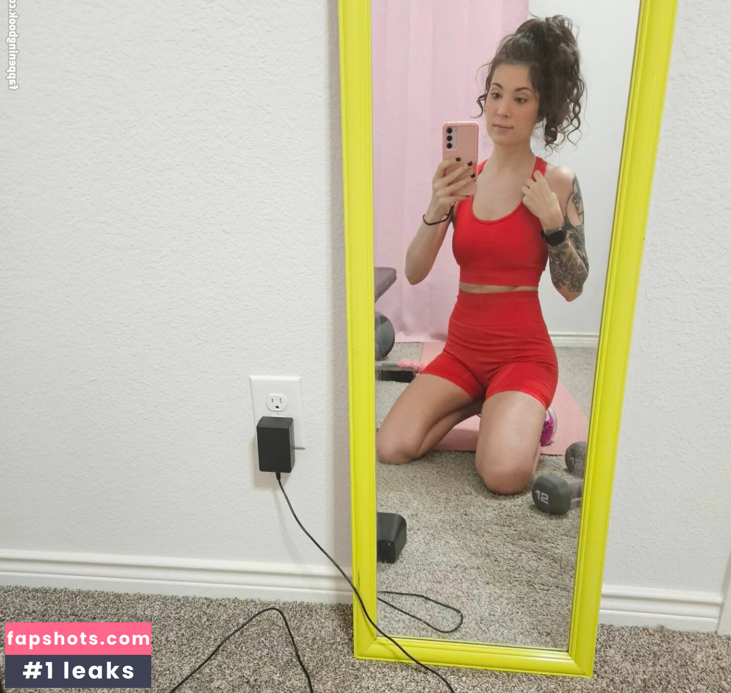 MelonieMac gallery photo #133