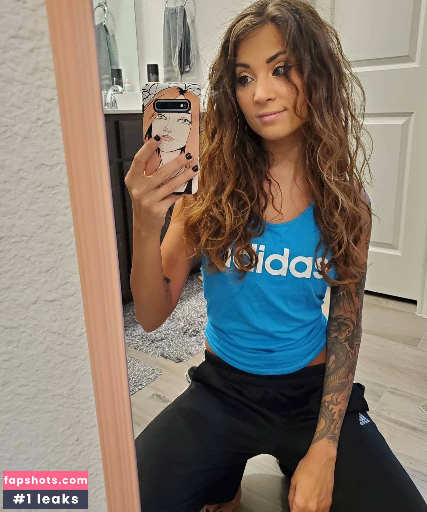 MelonieMac gallery photo #136