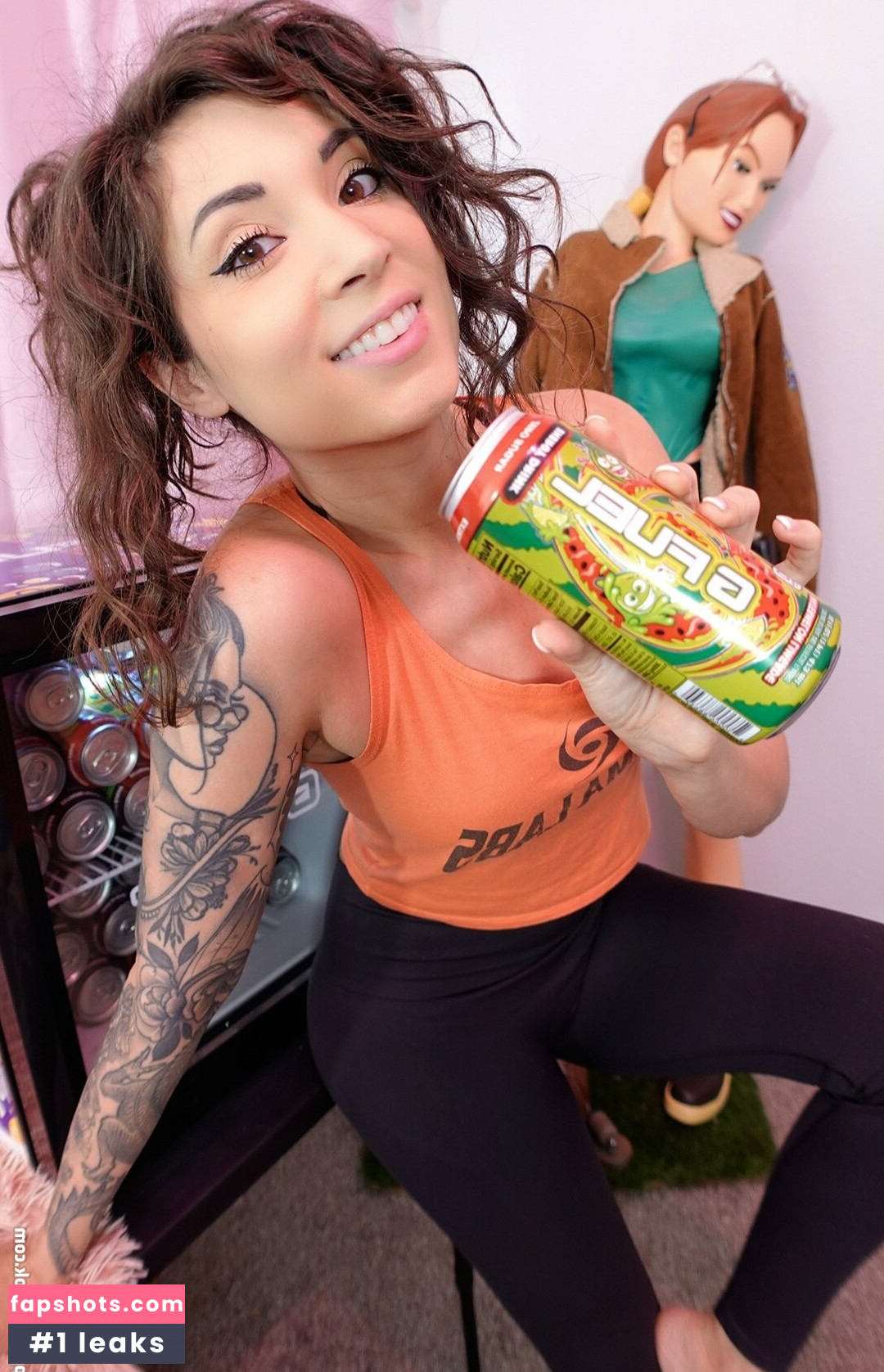 MelonieMac gallery photo #148