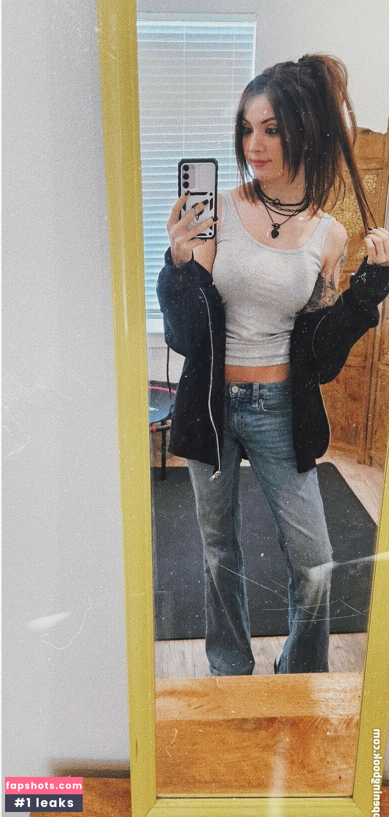 MelonieMac gallery photo #28