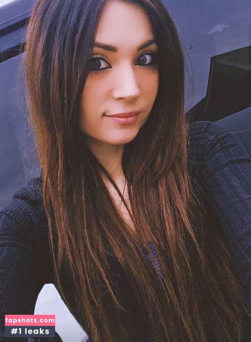 MelonieMac gallery photo #30