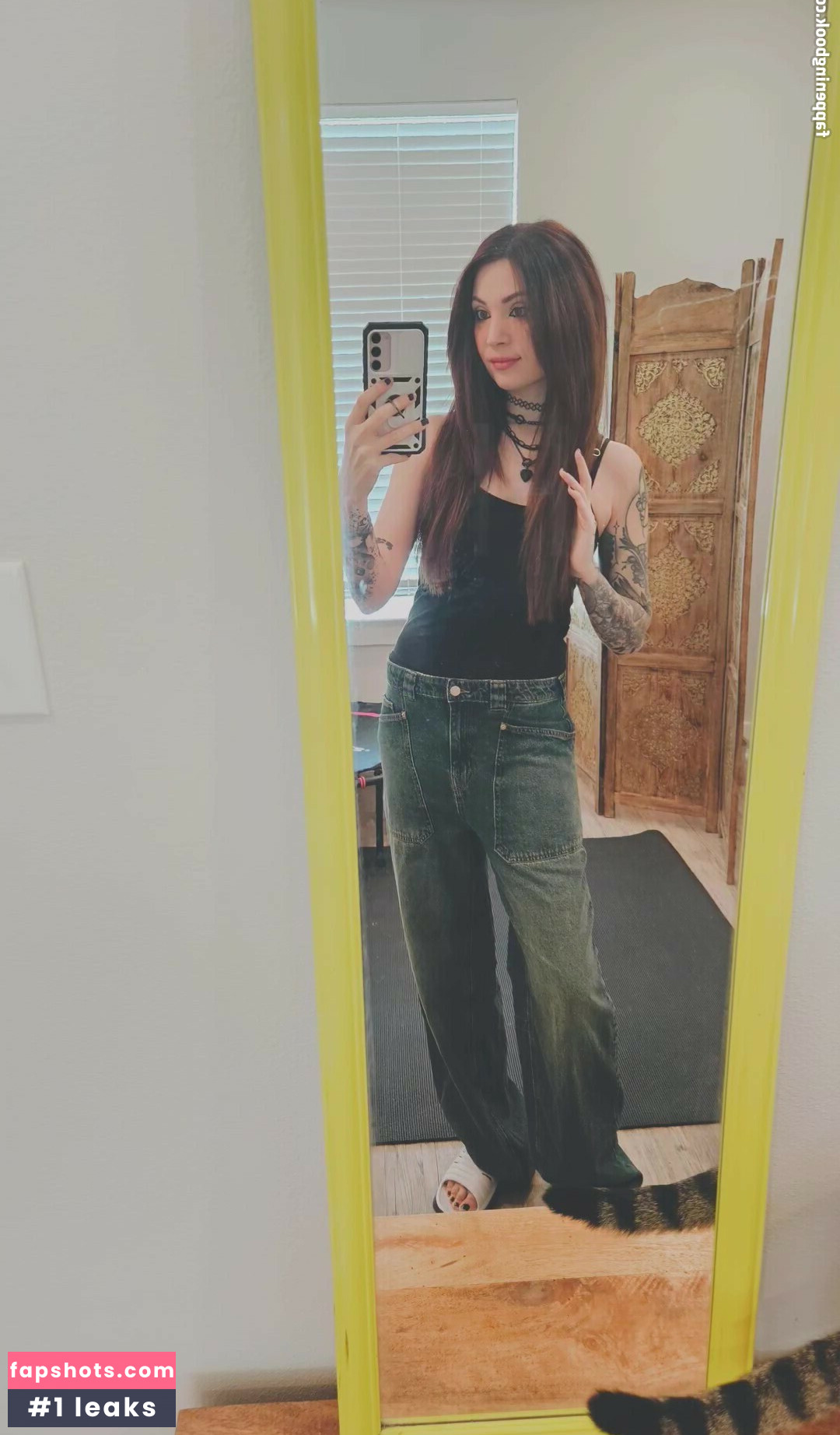 MelonieMac gallery photo #35