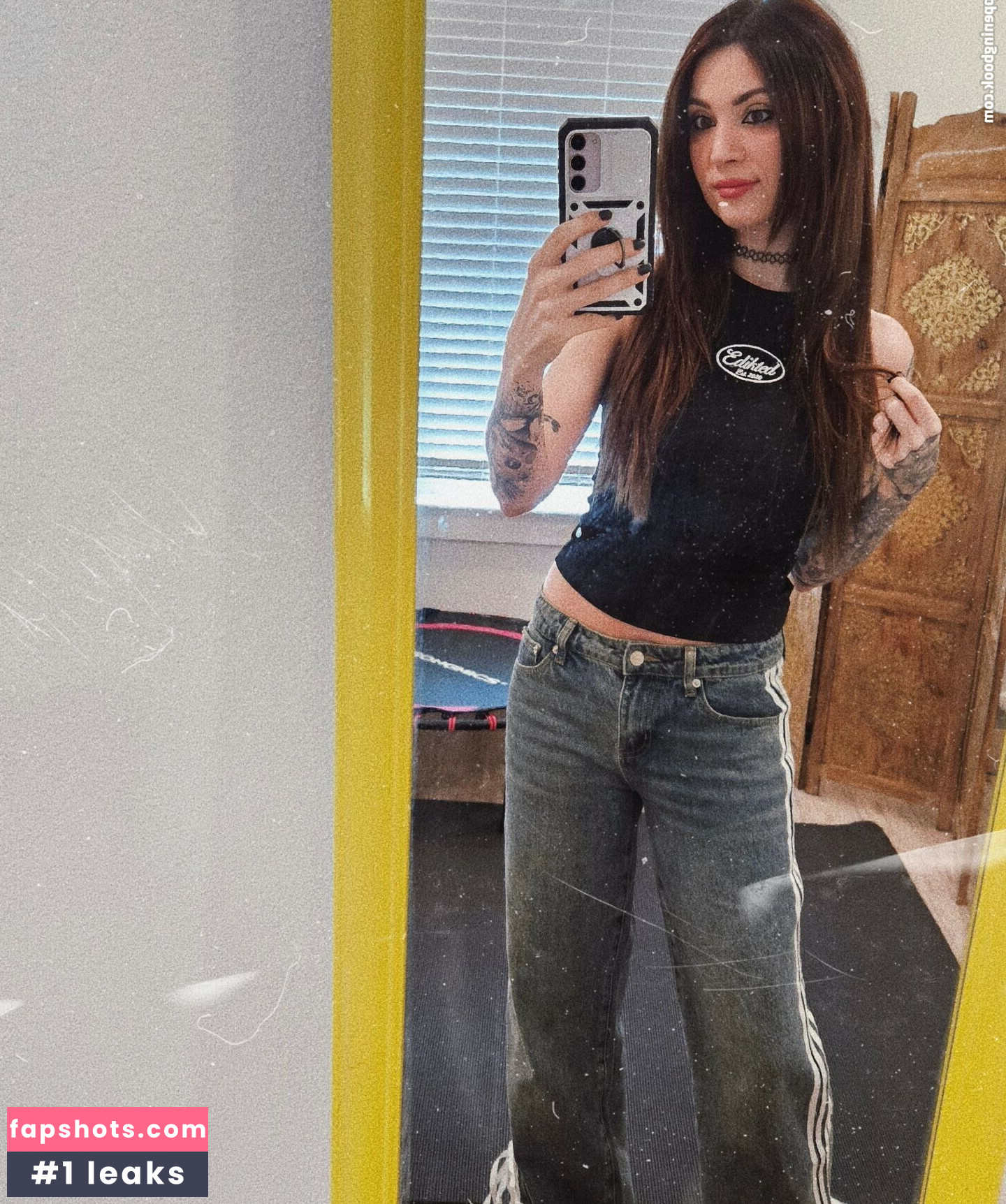 MelonieMac gallery photo #37