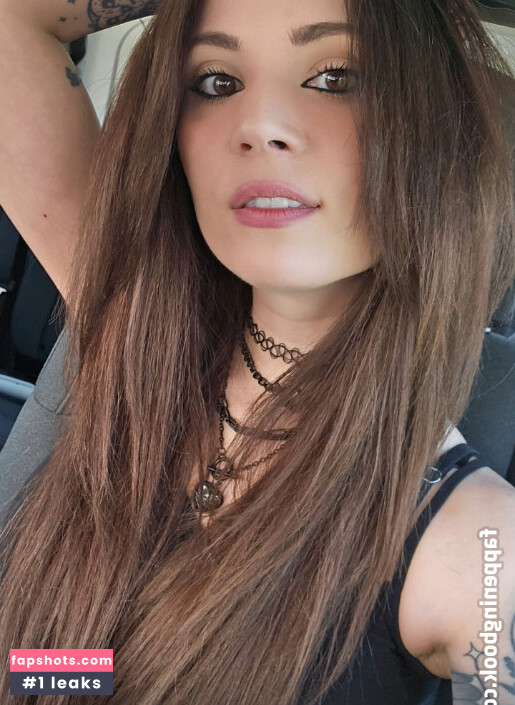 MelonieMac gallery photo #38