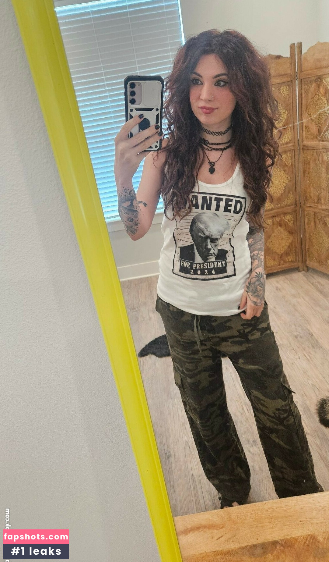 MelonieMac gallery photo #40