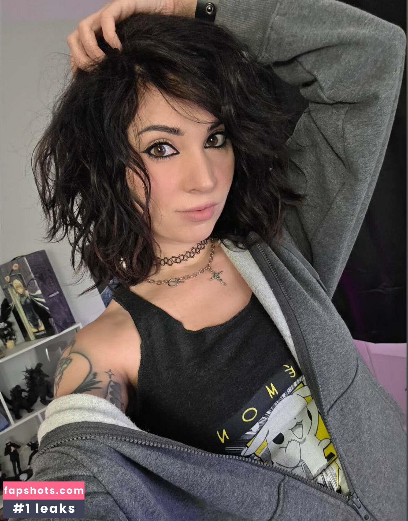 MelonieMac gallery photo #5