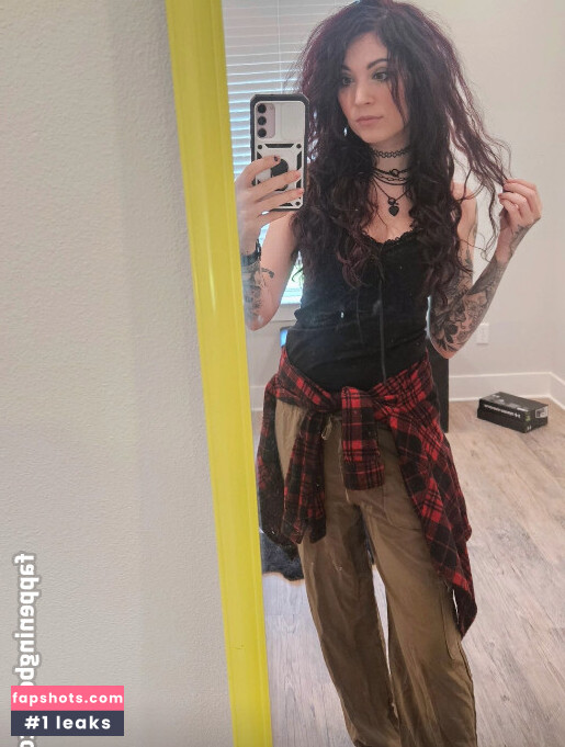 MelonieMac gallery photo #44