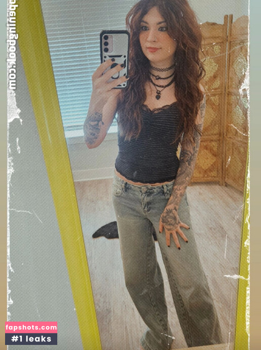 MelonieMac gallery photo #47