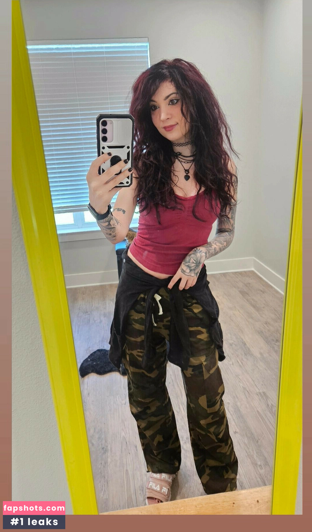 MelonieMac gallery photo #48