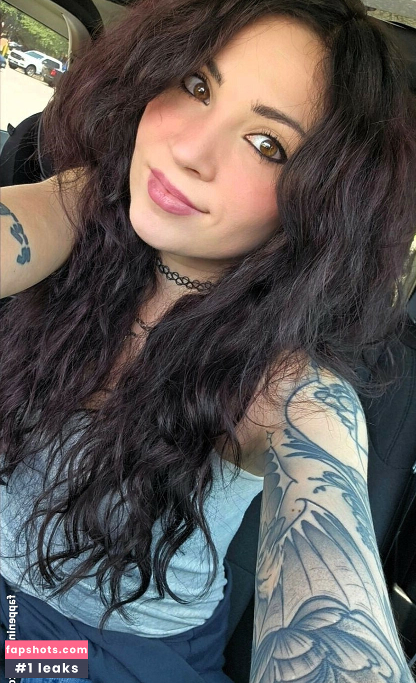 MelonieMac gallery photo #49