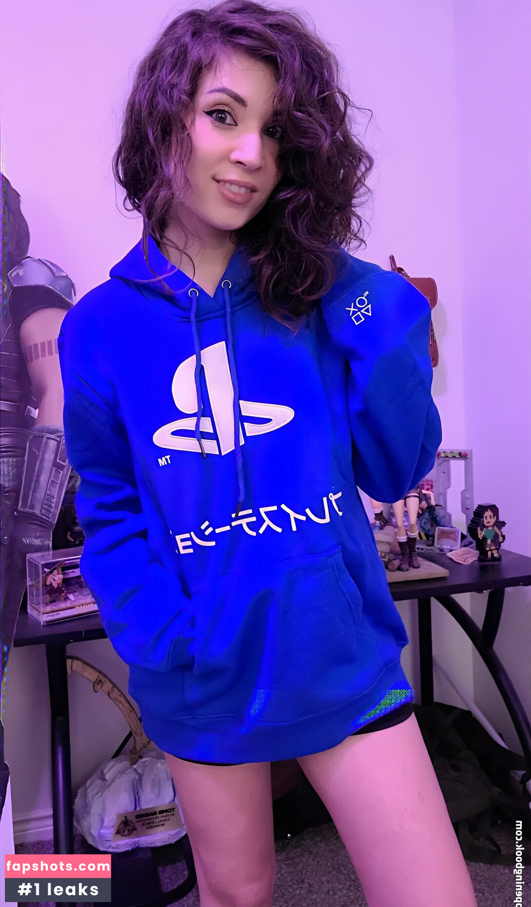 MelonieMac gallery photo #6