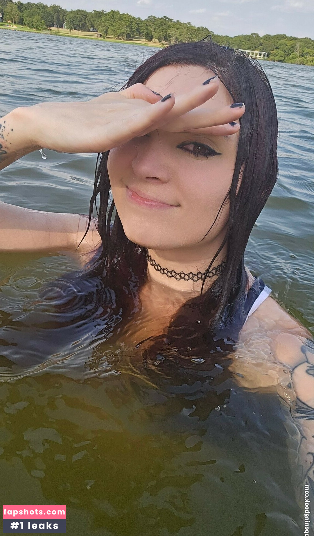 MelonieMac gallery photo #51