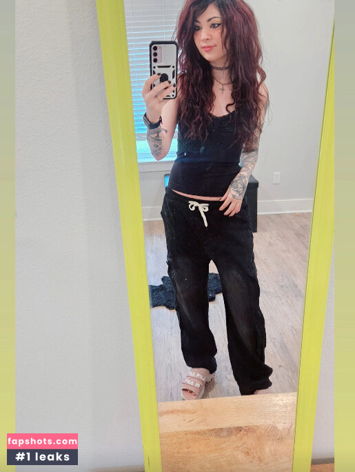 MelonieMac gallery photo #52