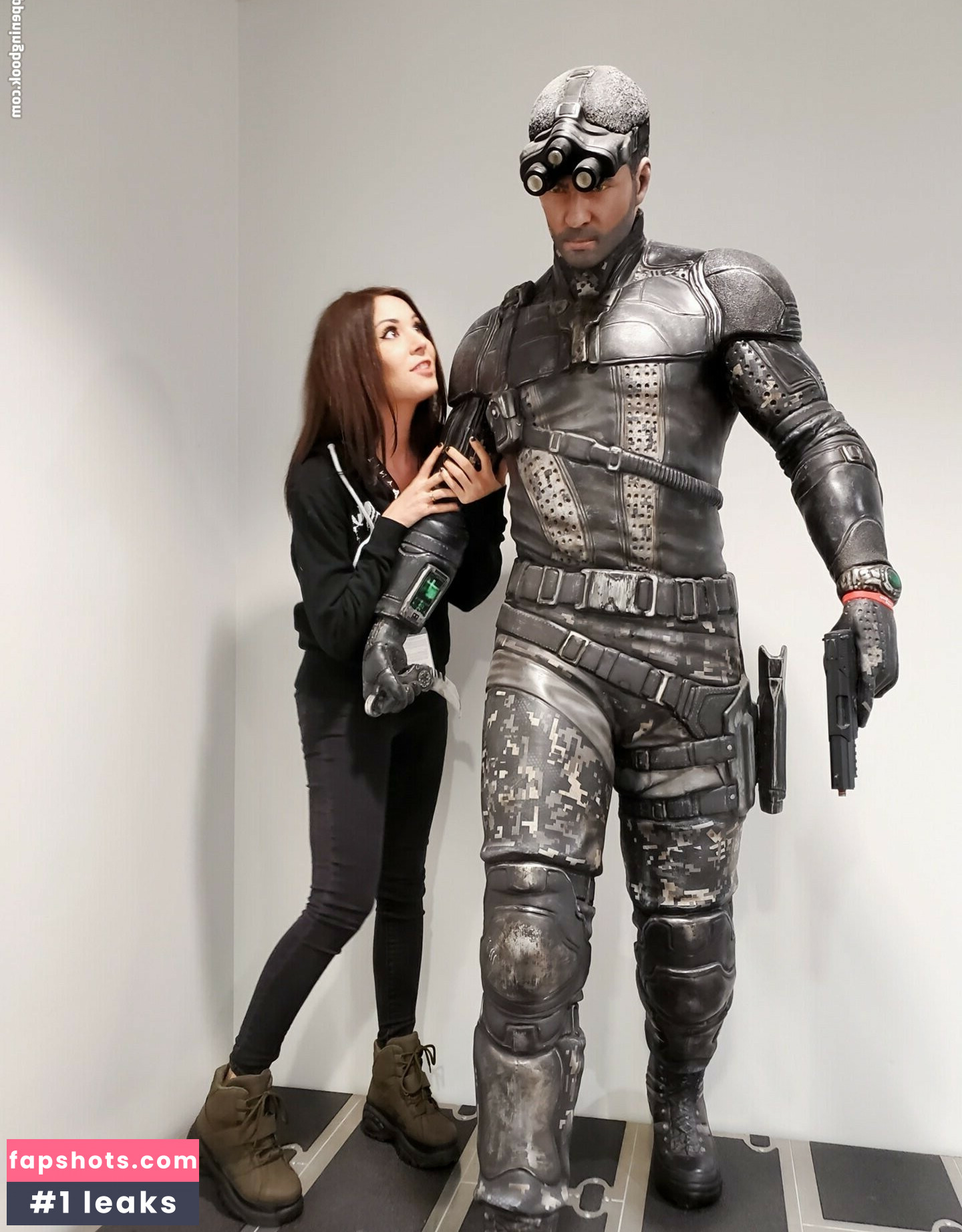 MelonieMac gallery photo #54