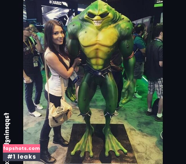 MelonieMac gallery photo #56