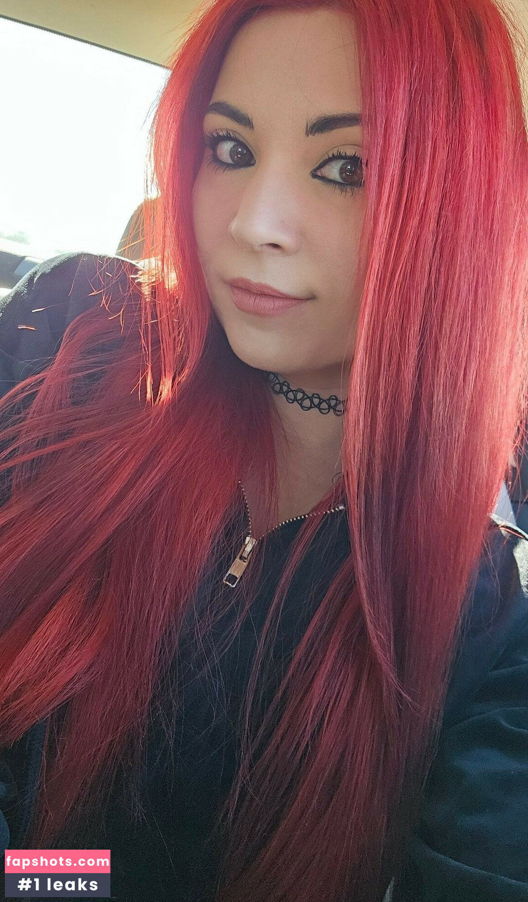 MelonieMac gallery photo #67