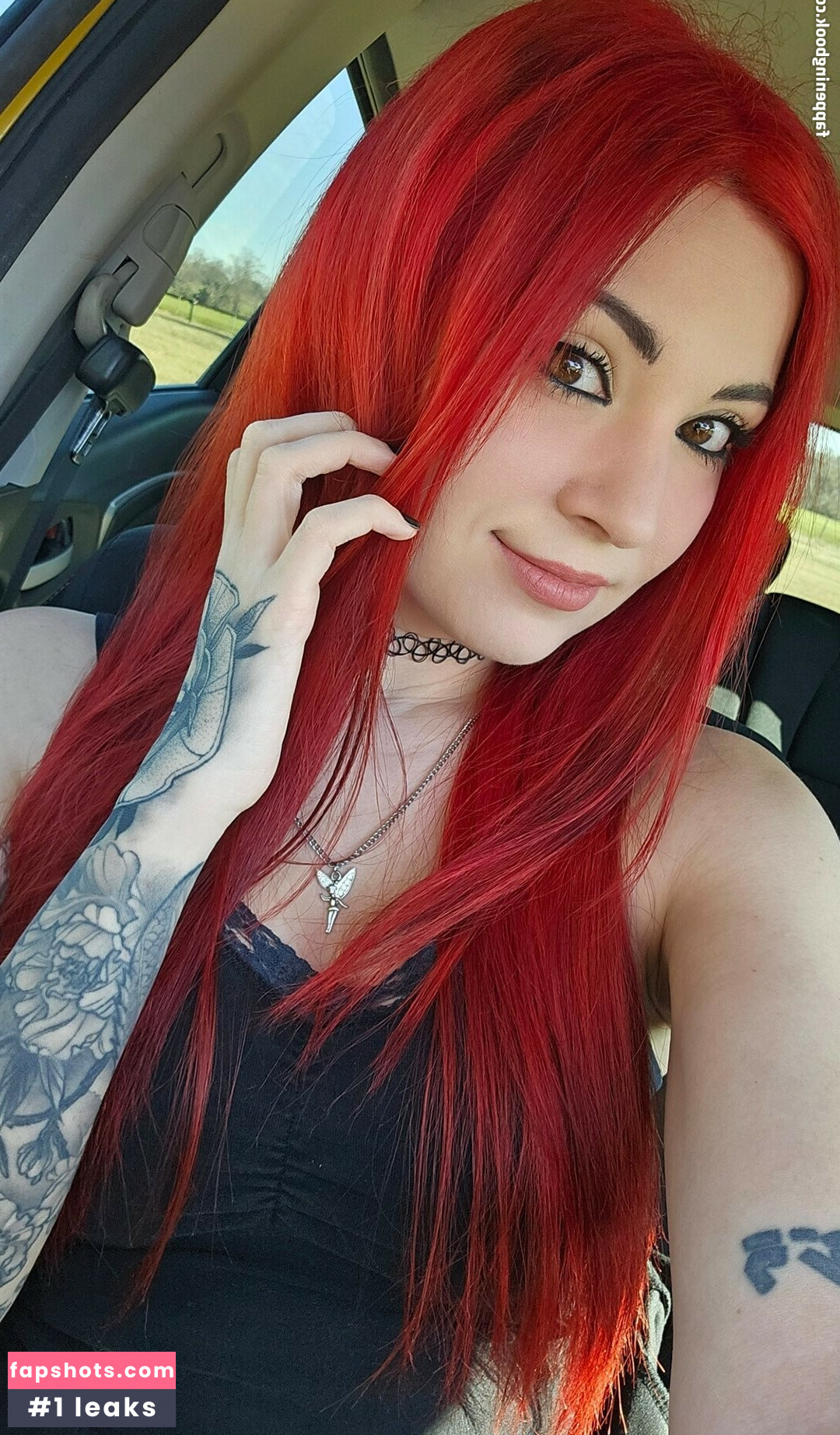 MelonieMac gallery photo #68