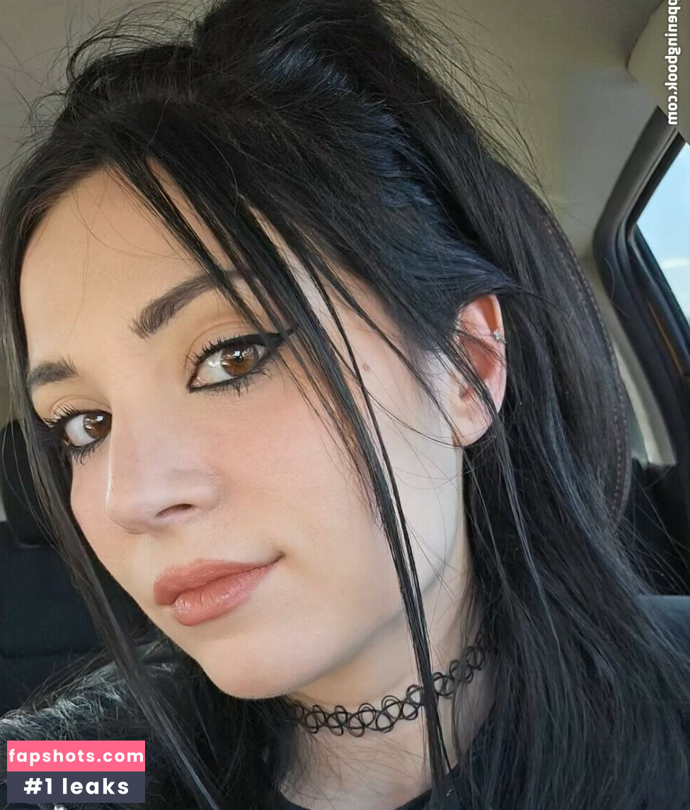 MelonieMac gallery photo #70