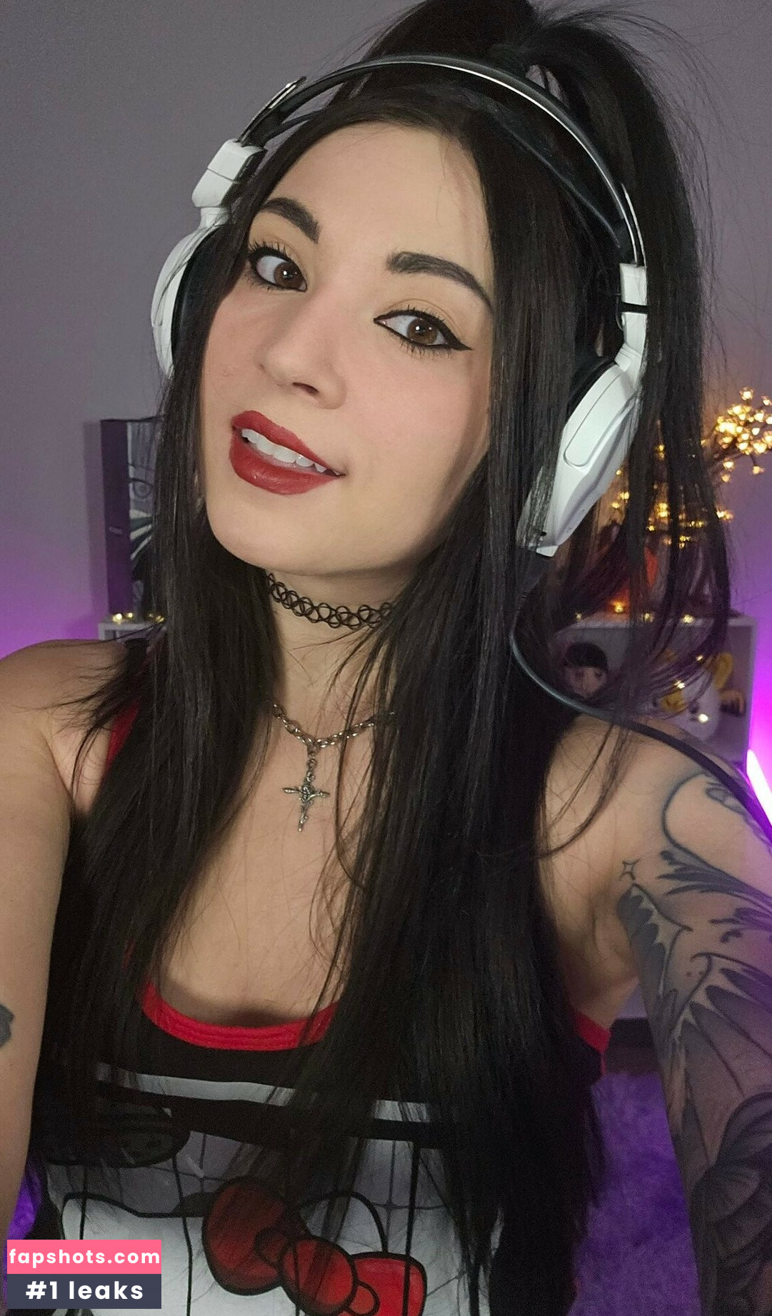 MelonieMac gallery photo #74