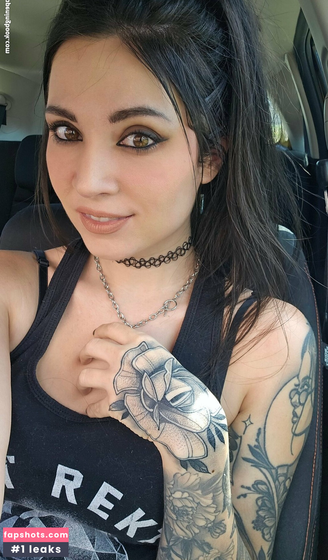 MelonieMac gallery photo #78