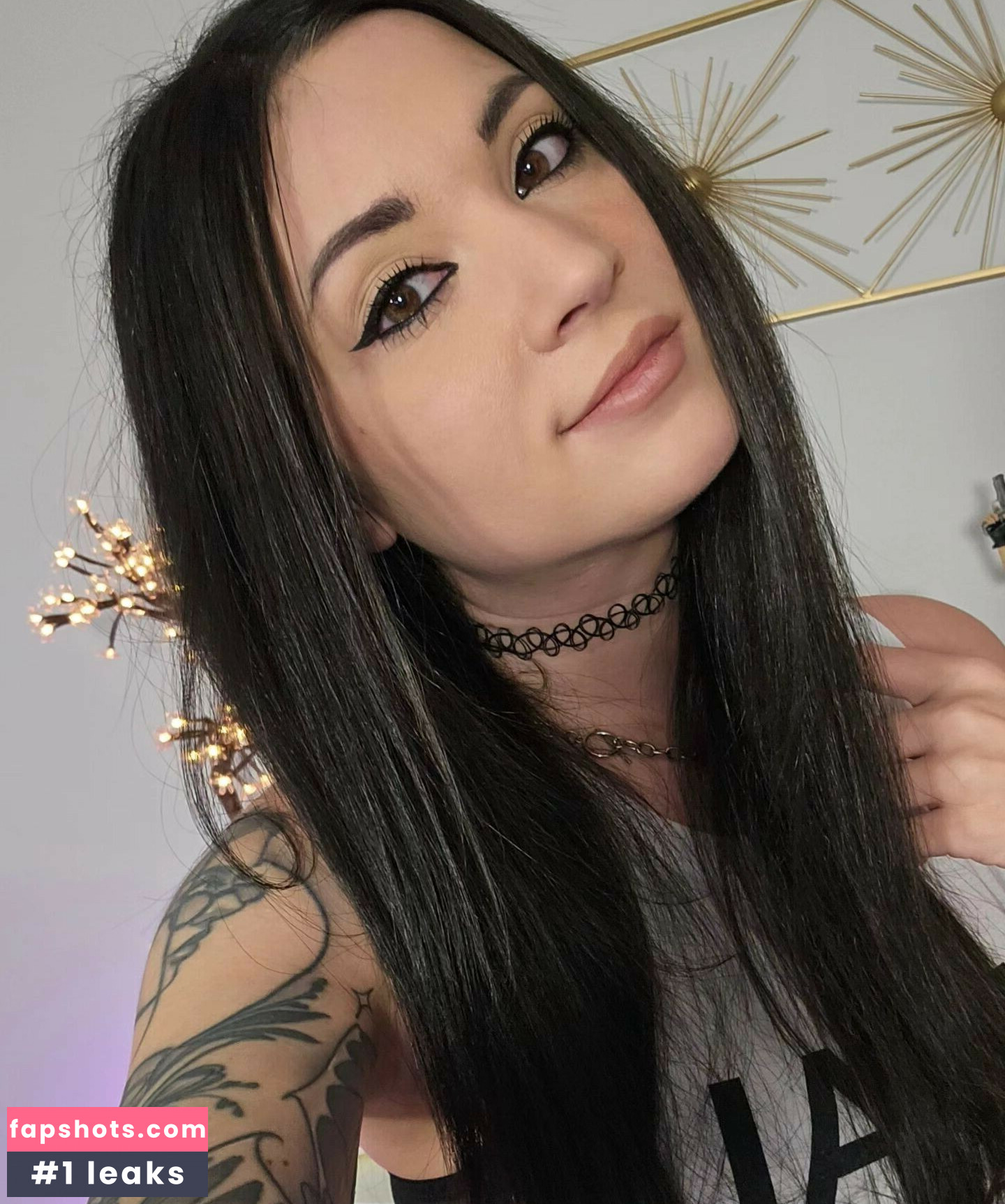 MelonieMac gallery photo #81