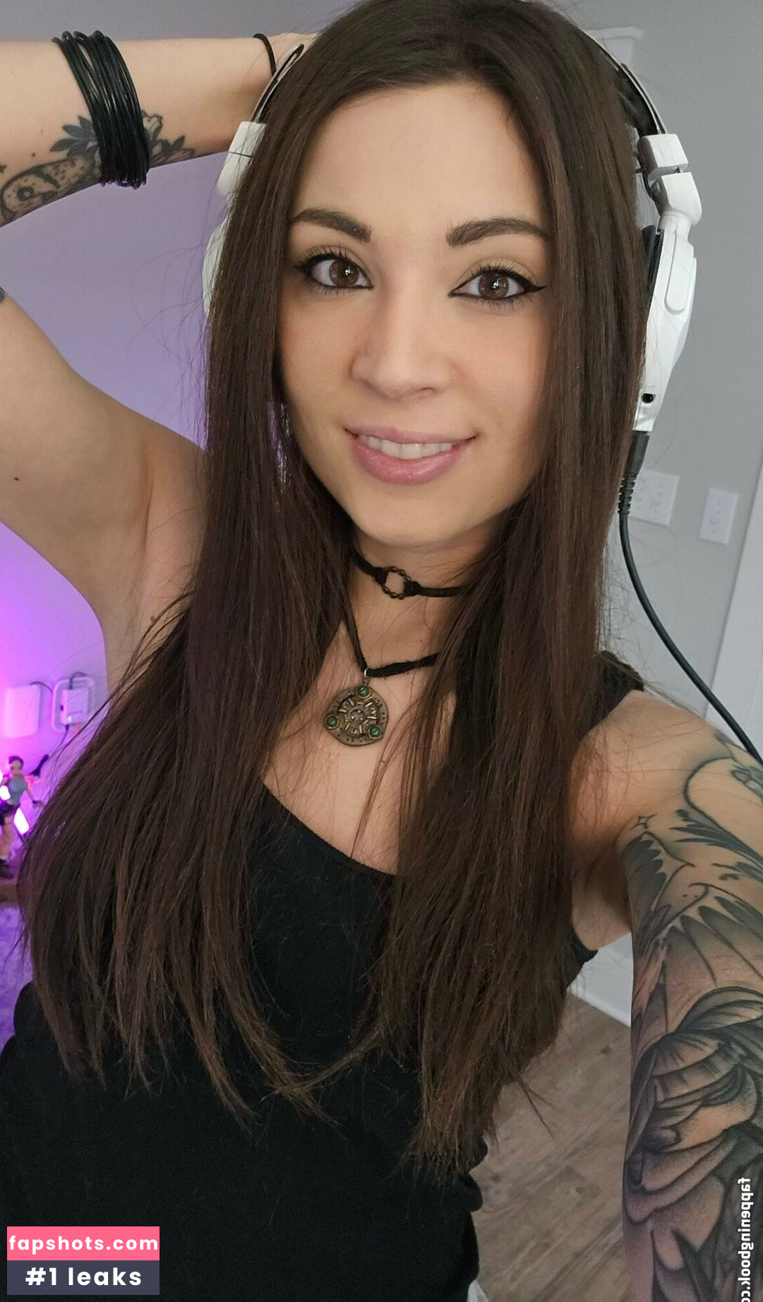 MelonieMac gallery photo #86