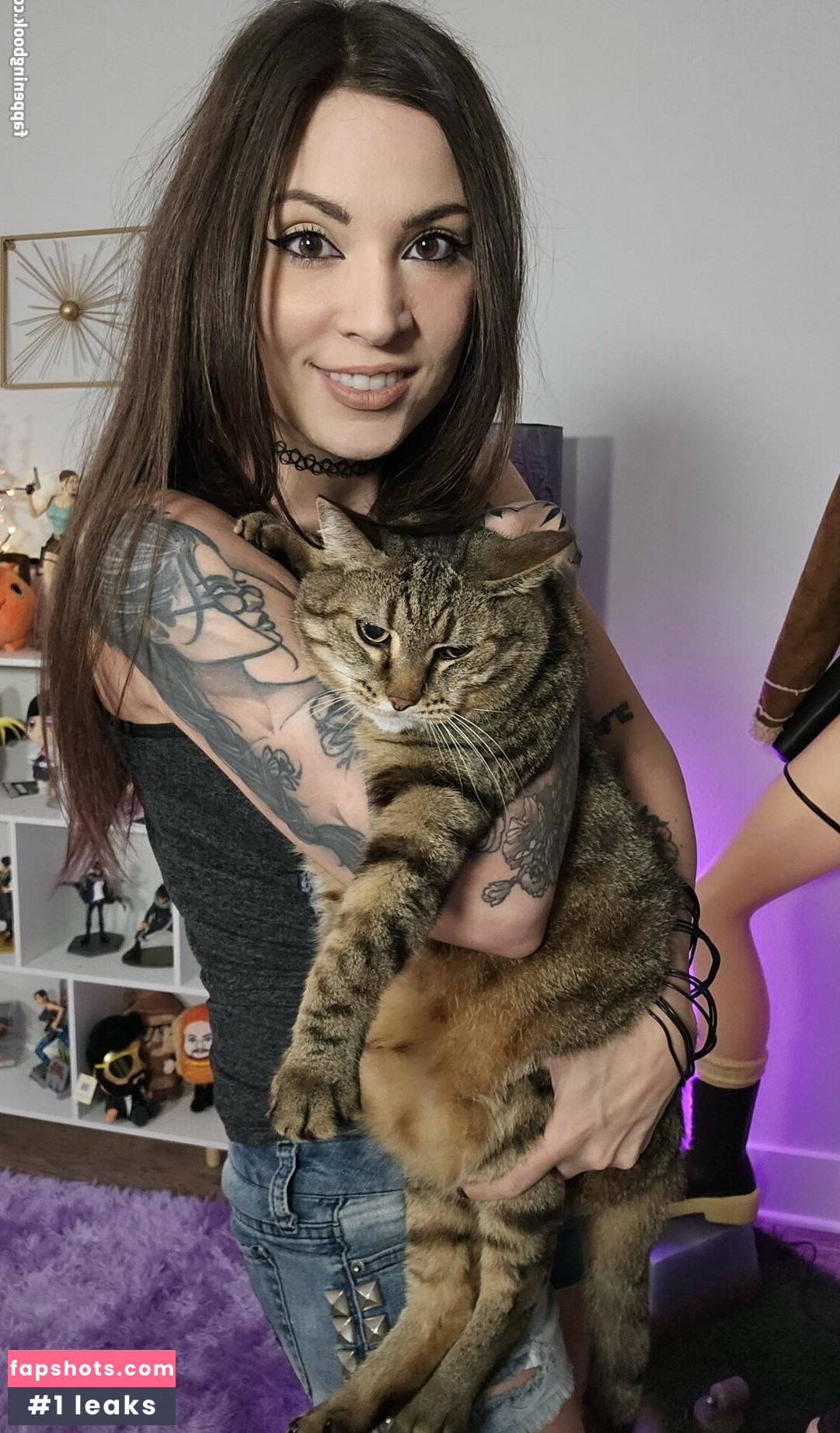 MelonieMac gallery photo #87