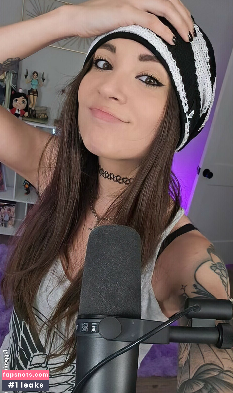 MelonieMac gallery photo #98