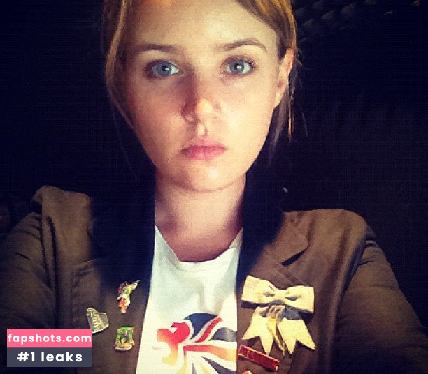 Meme Molly gallery photo #2