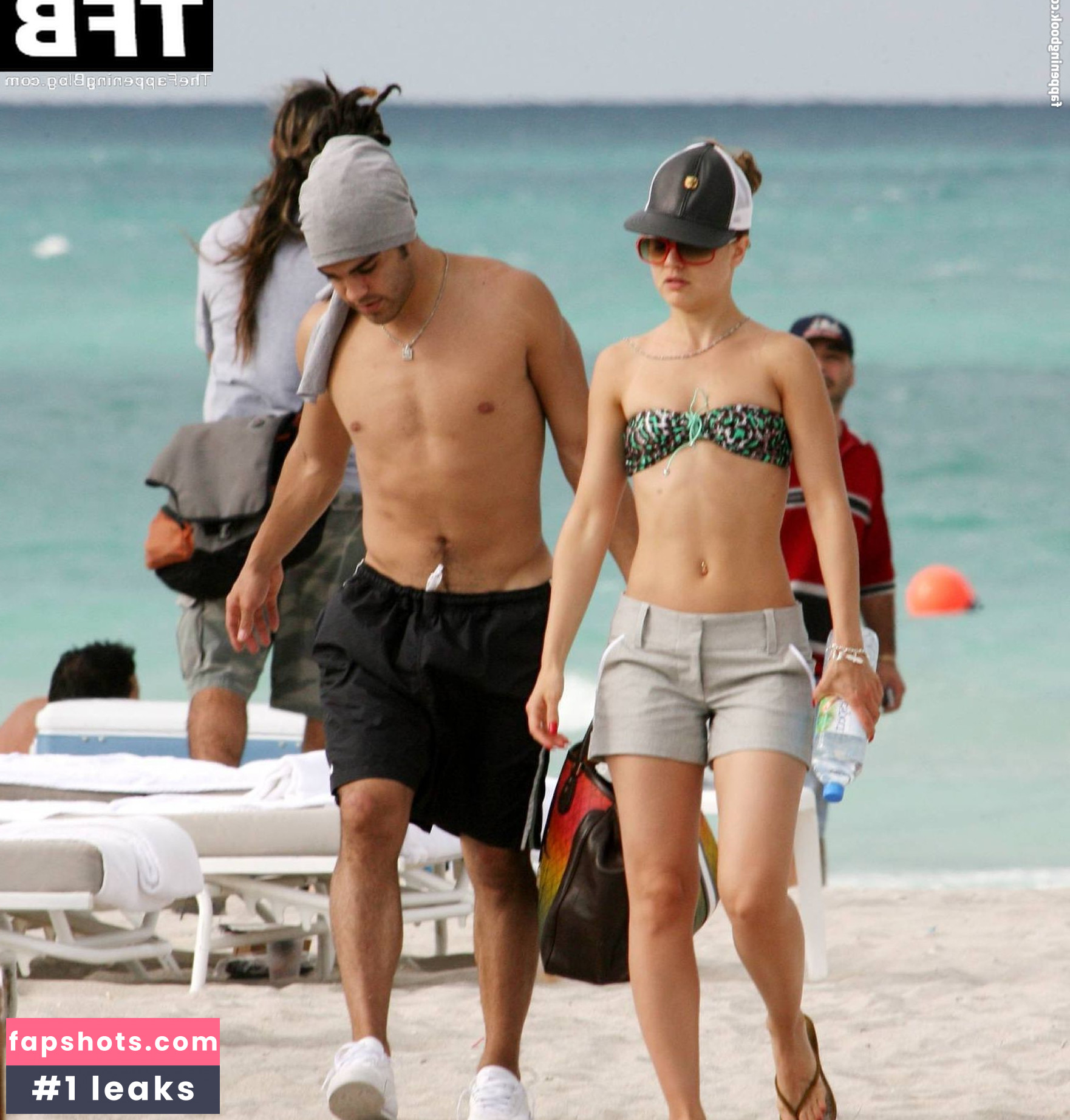 Mena Suvari Nude Leaks OnlyFans Photos #27 - LeakJerk