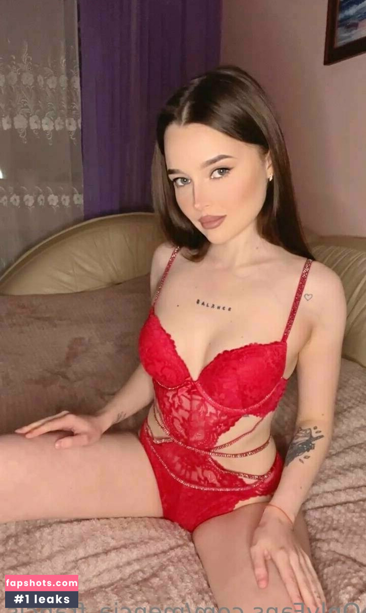 Mencia Francis gallery photo #18