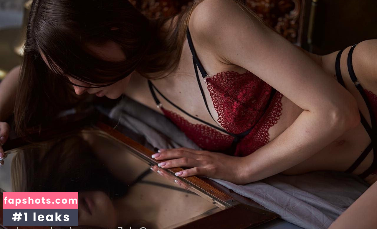 Mencia Francis gallery photo #21