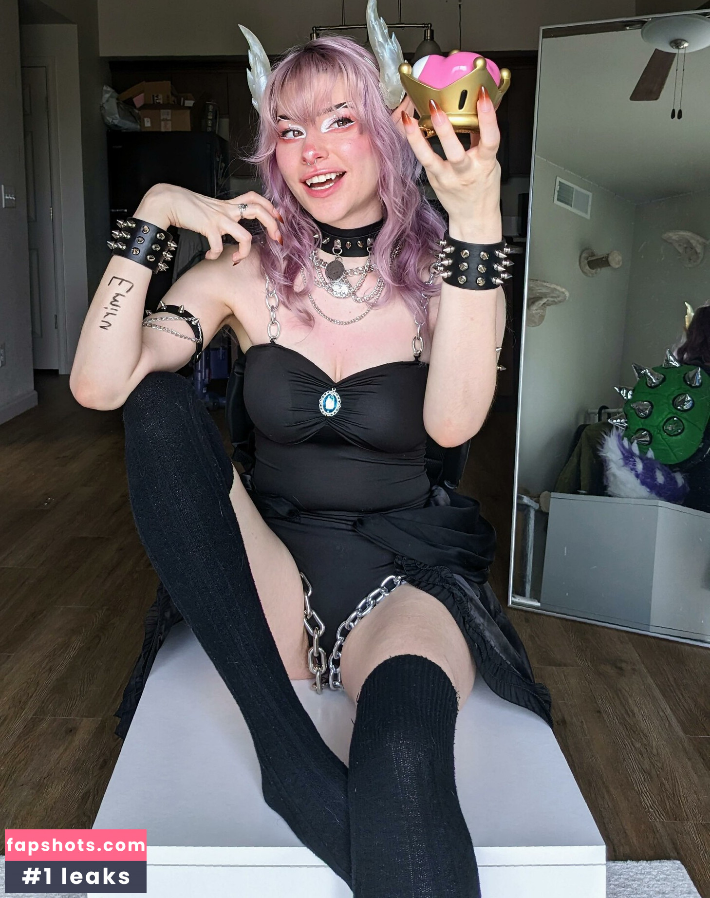 Meowdalyn gallery photo #6
