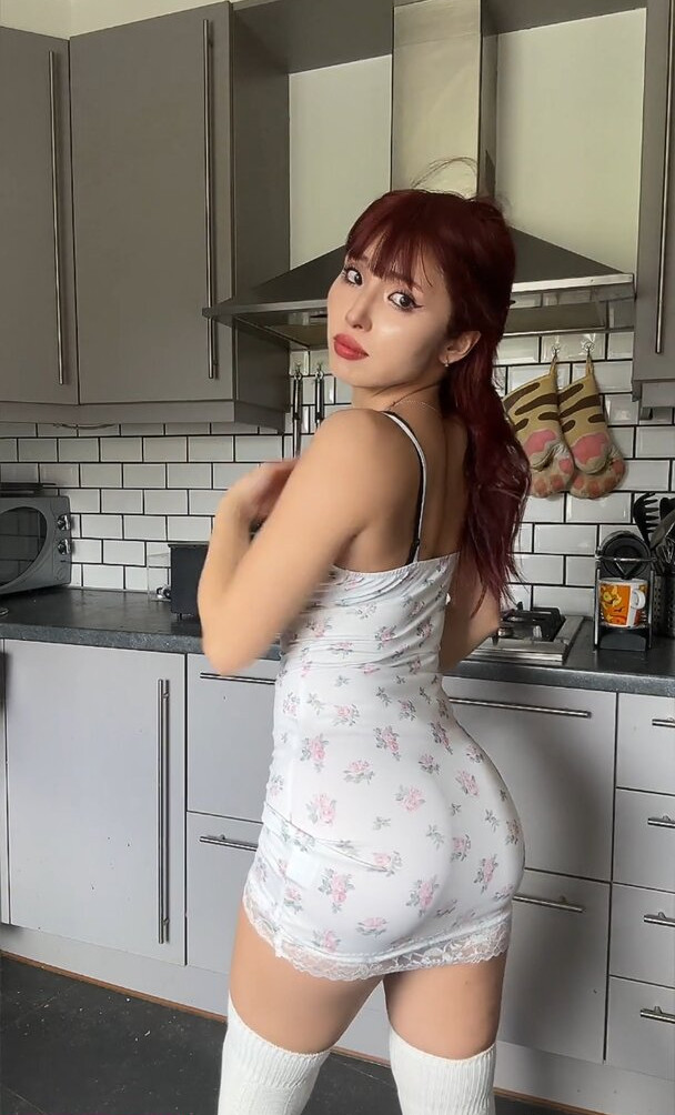 meowko gallery photo #1012