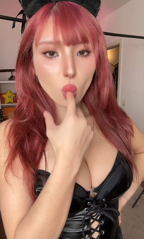 meowko gallery photo #1091