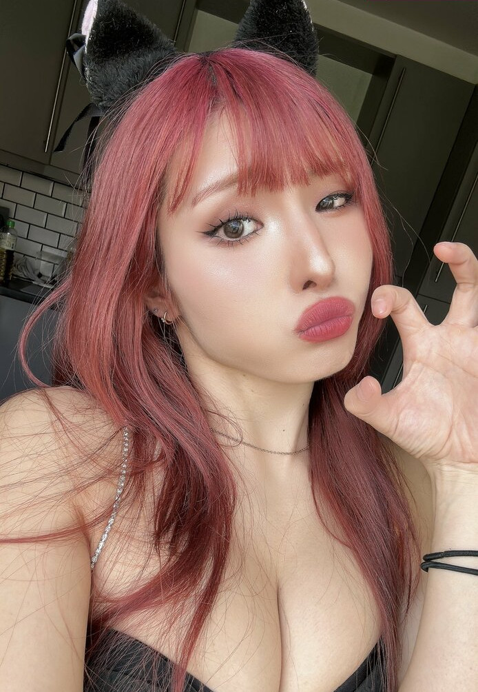 meowko gallery photo #1141