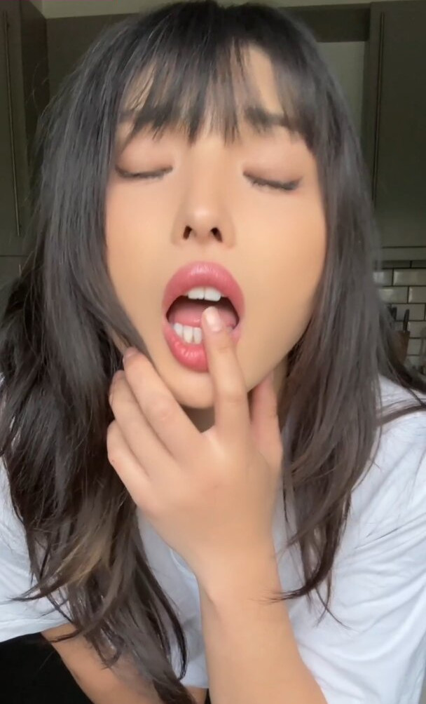 meowko gallery photo #2051