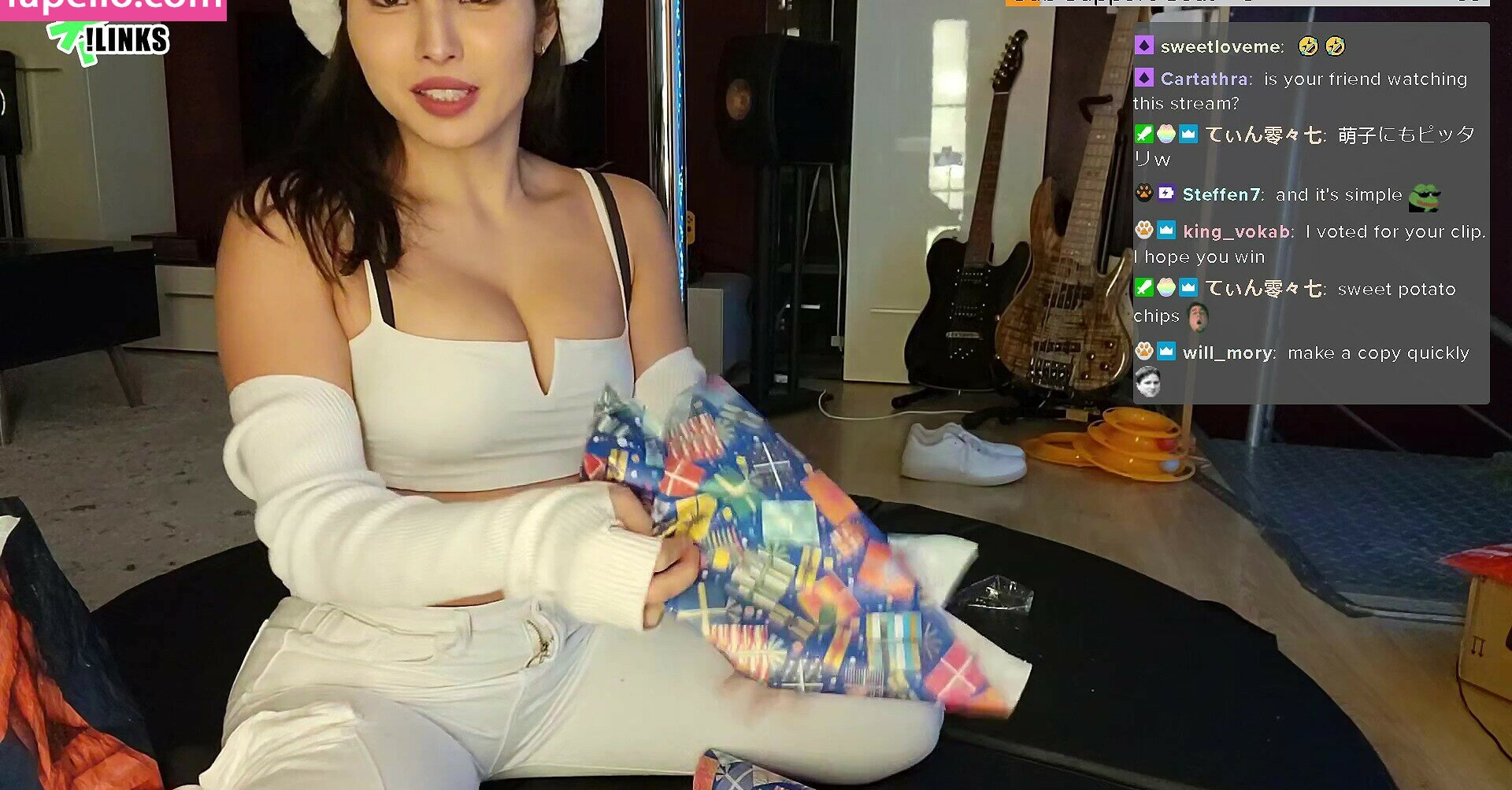 meowko gallery photo #3158