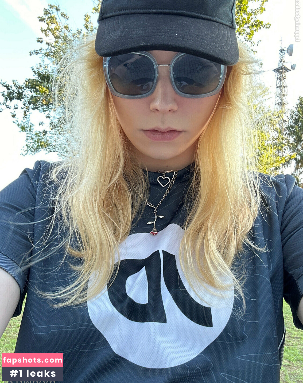 Meowriza gallery photo #68