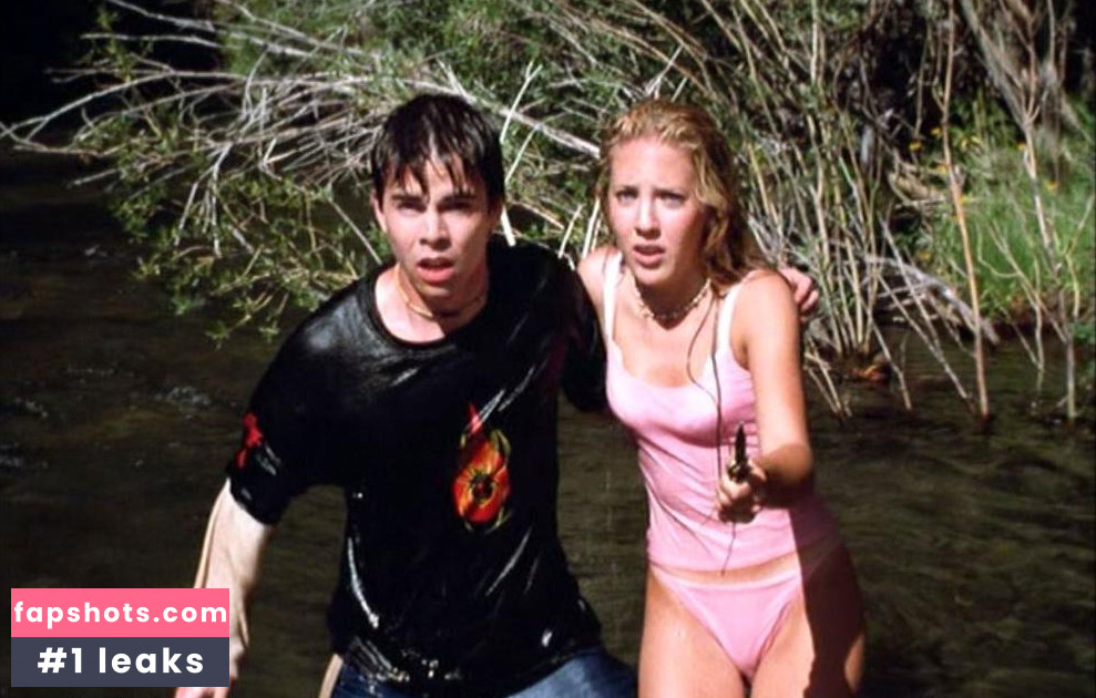 Mercedes McNab gallery photo #4