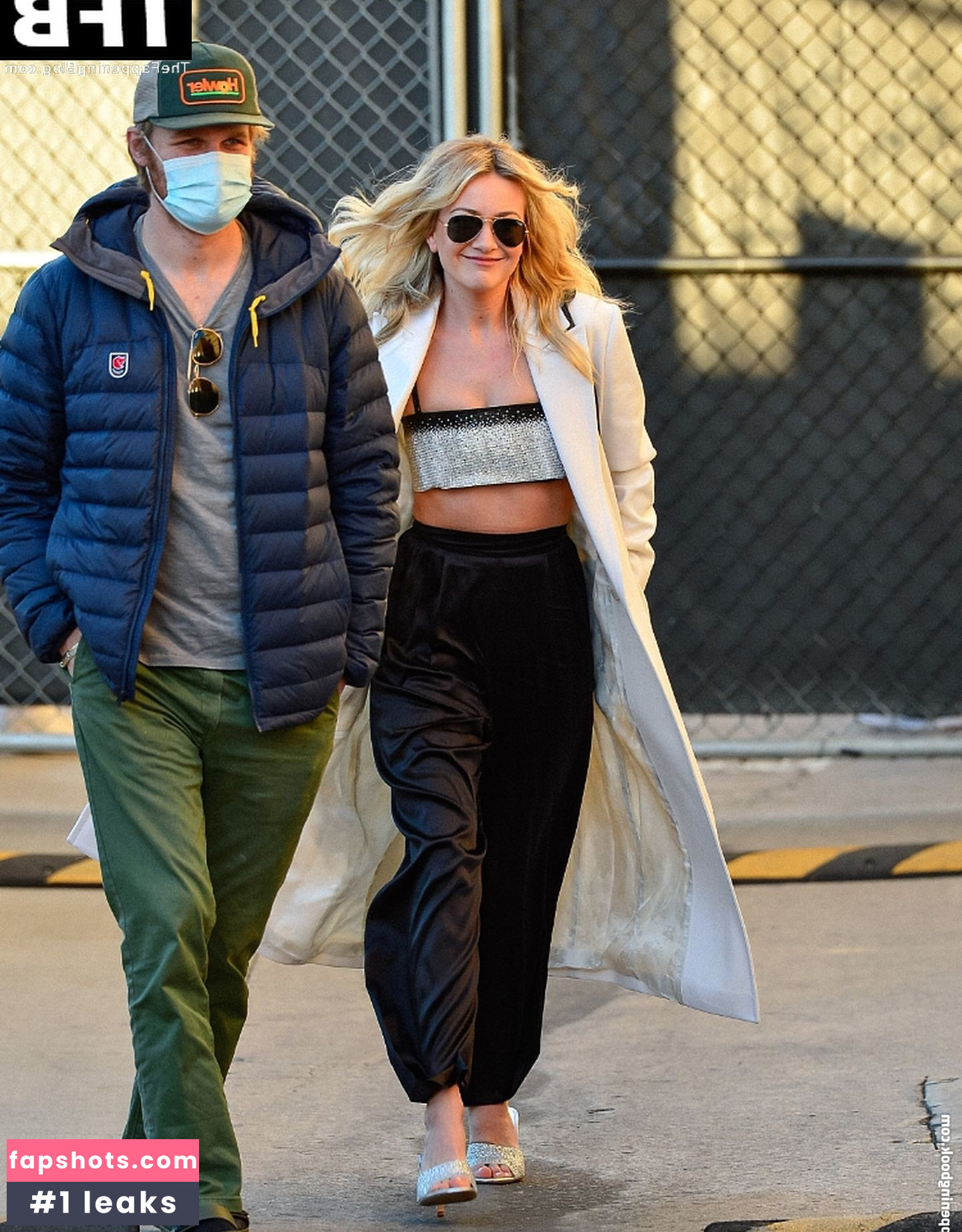 Meredith Hagner gallery photo #30